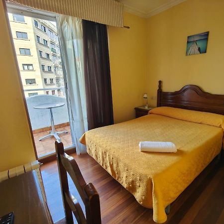 Pension Residencia Buenos Aires Vigo Exterior photo