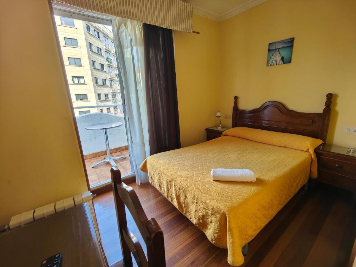 Pension Residencia Buenos Aires Vigo Exterior photo