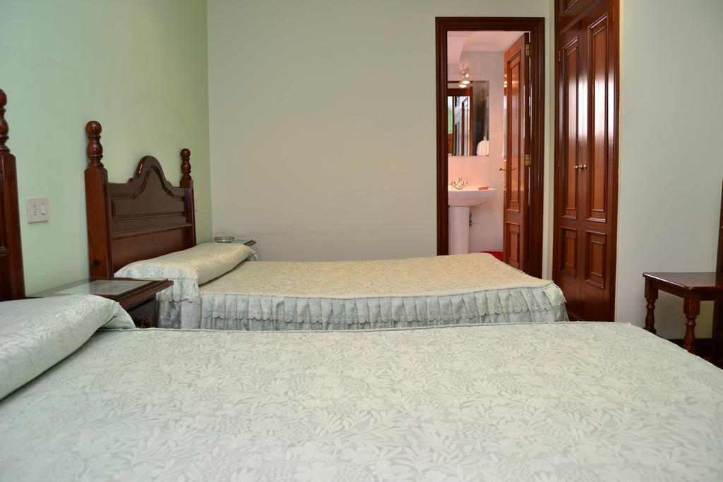 Pension Residencia Buenos Aires Vigo Exterior photo