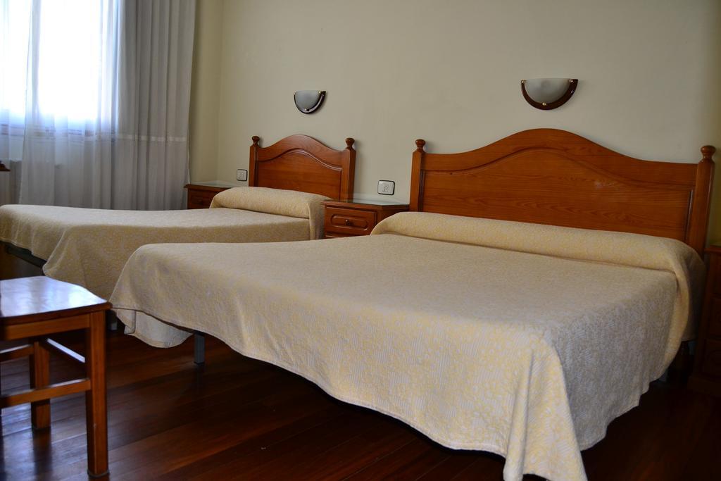 Pension Residencia Buenos Aires Vigo Exterior photo