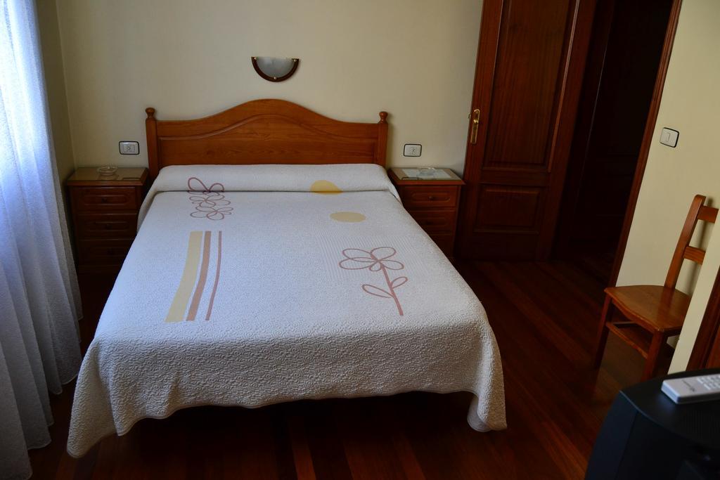 Pension Residencia Buenos Aires Vigo Exterior photo
