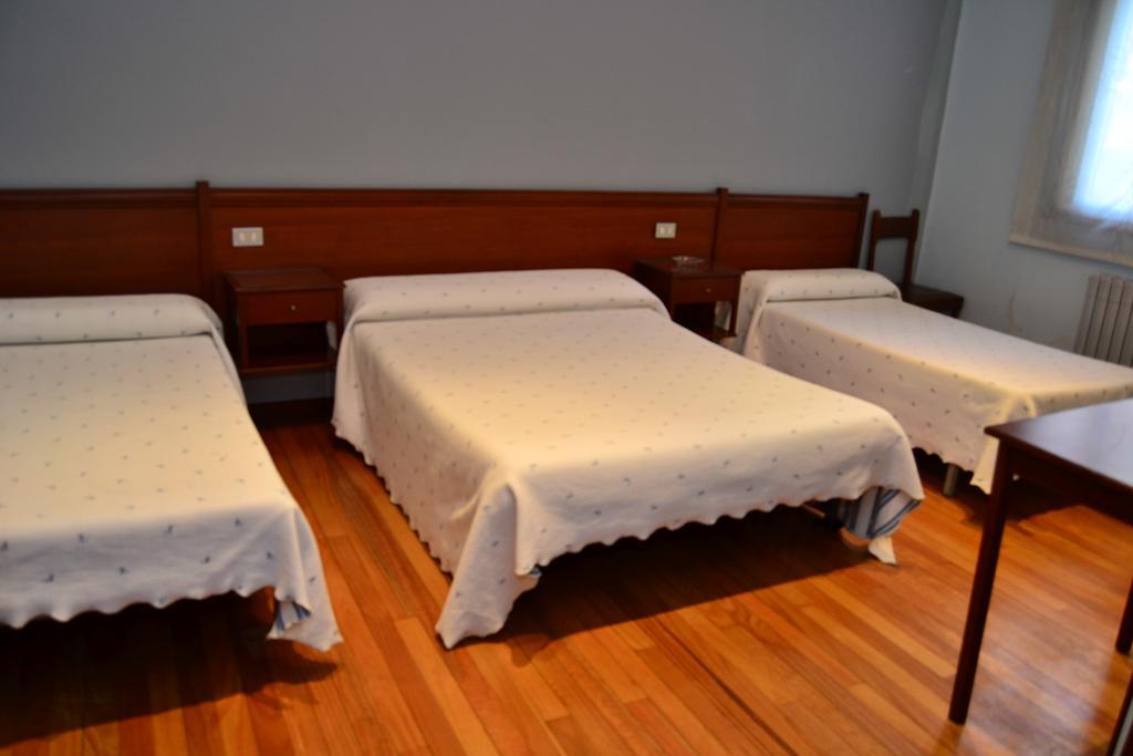 Pension Residencia Buenos Aires Vigo Exterior photo