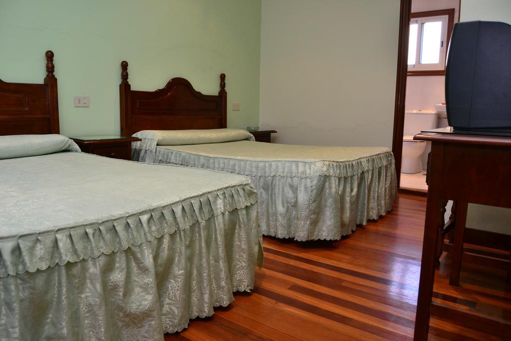 Pension Residencia Buenos Aires Vigo Exterior photo