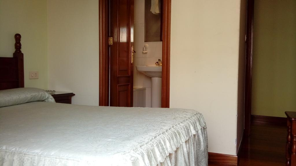 Pension Residencia Buenos Aires Vigo Exterior photo