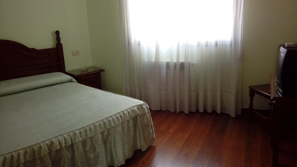Pension Residencia Buenos Aires Vigo Exterior photo