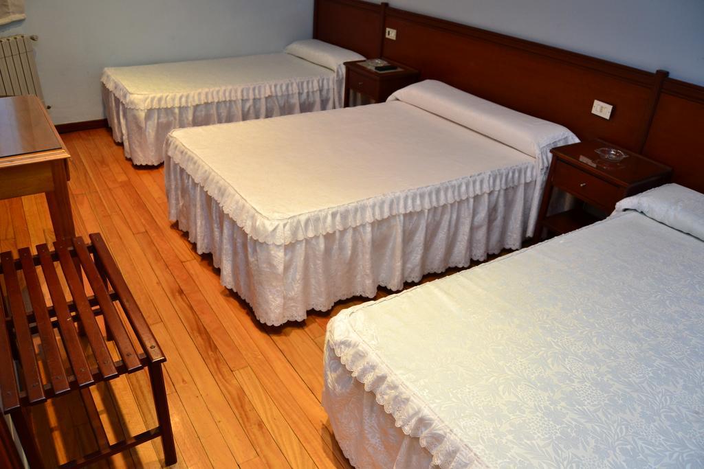 Pension Residencia Buenos Aires Vigo Exterior photo