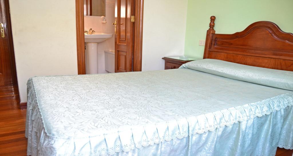 Pension Residencia Buenos Aires Vigo Exterior photo