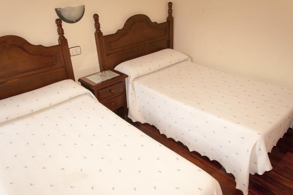 Pension Residencia Buenos Aires Vigo Exterior photo