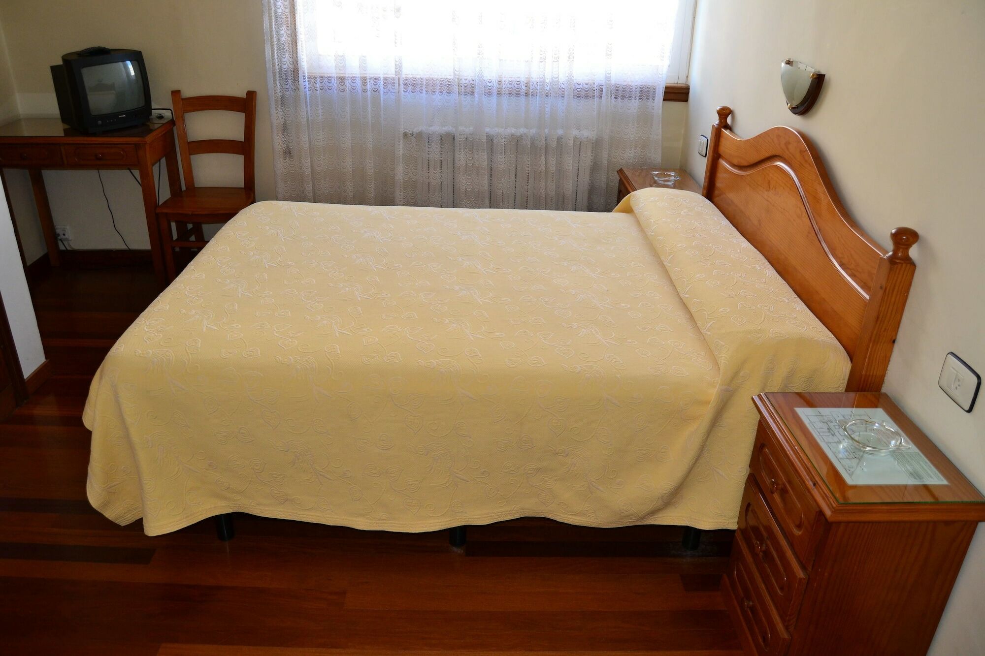 Pension Residencia Buenos Aires Vigo Exterior photo