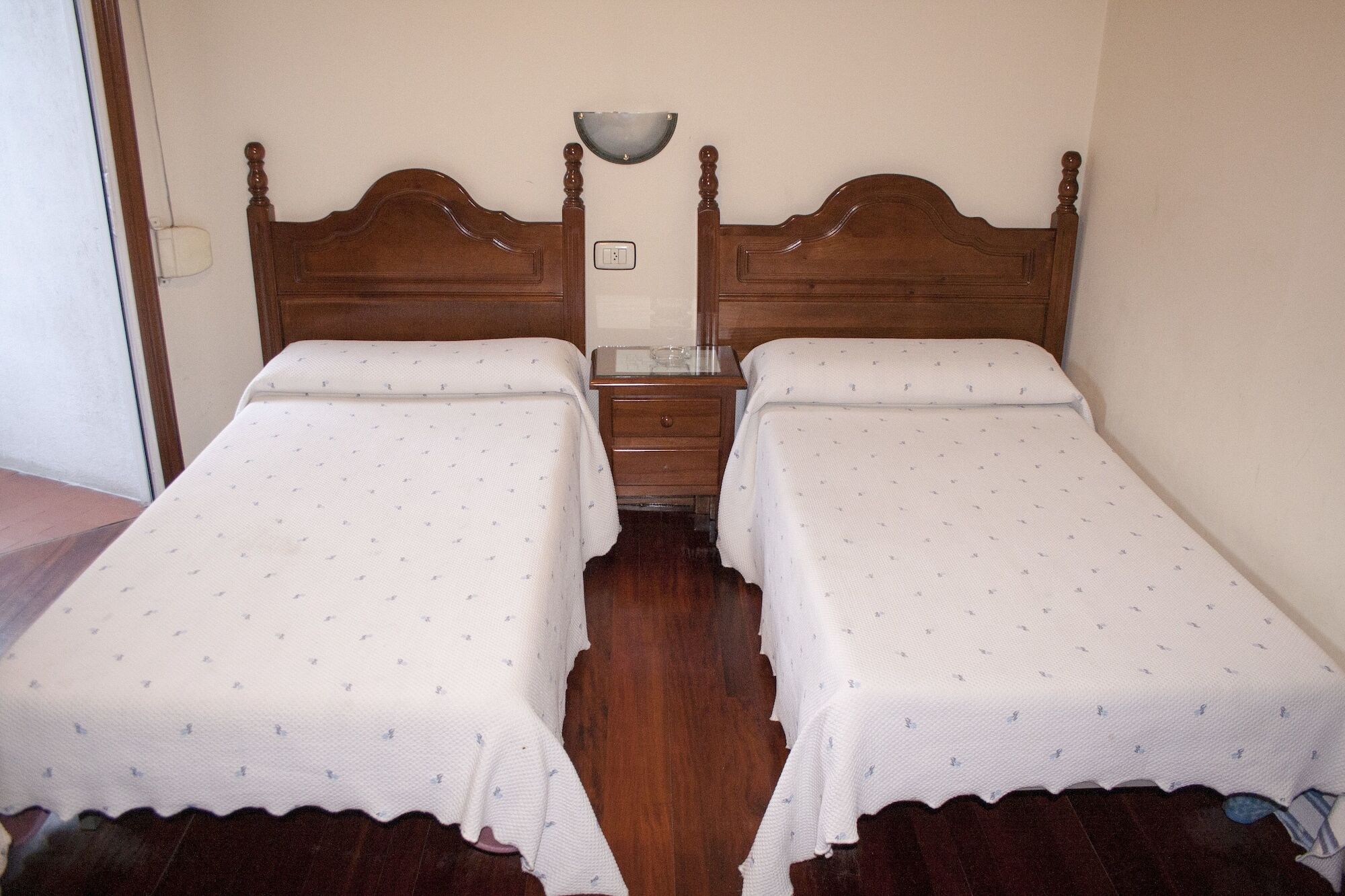 Pension Residencia Buenos Aires Vigo Exterior photo