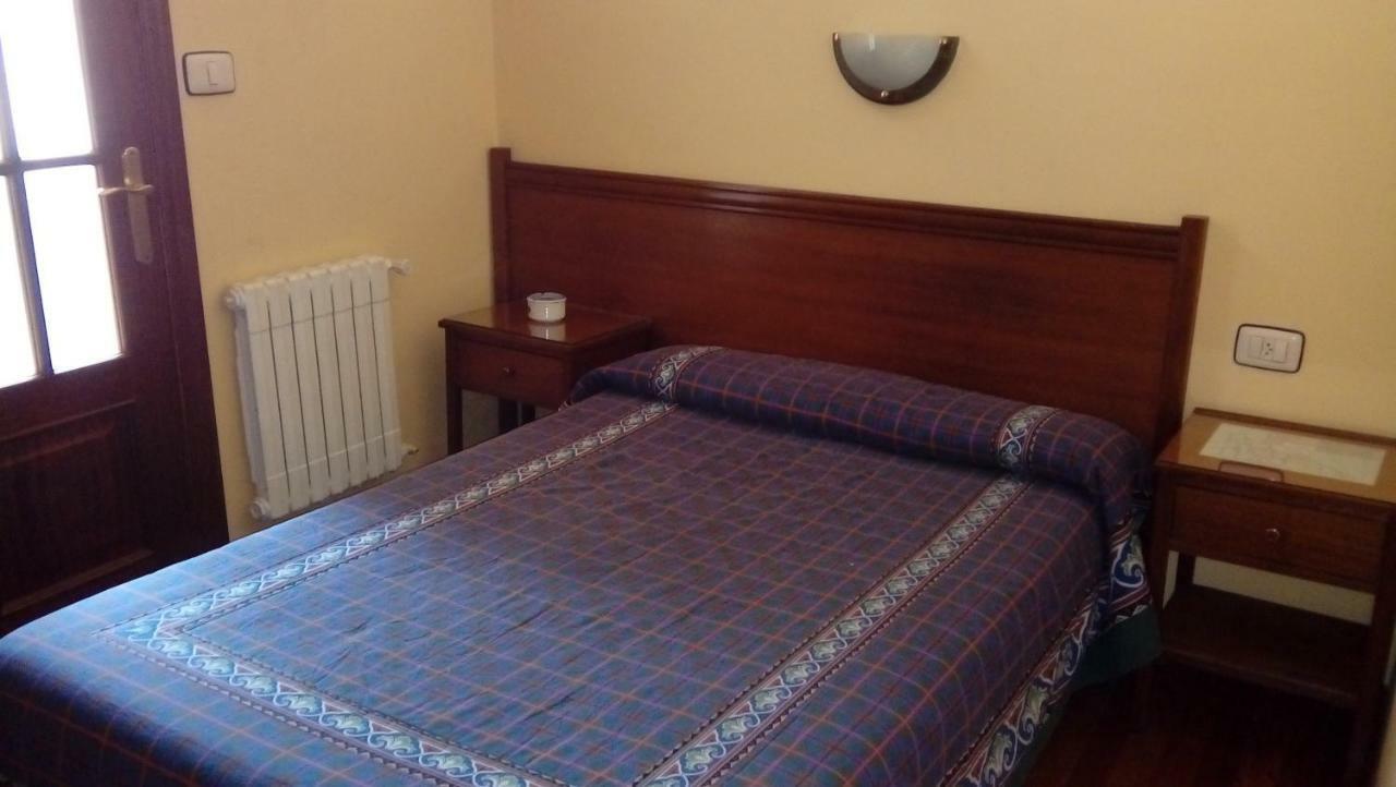 Pension Residencia Buenos Aires Vigo Exterior photo