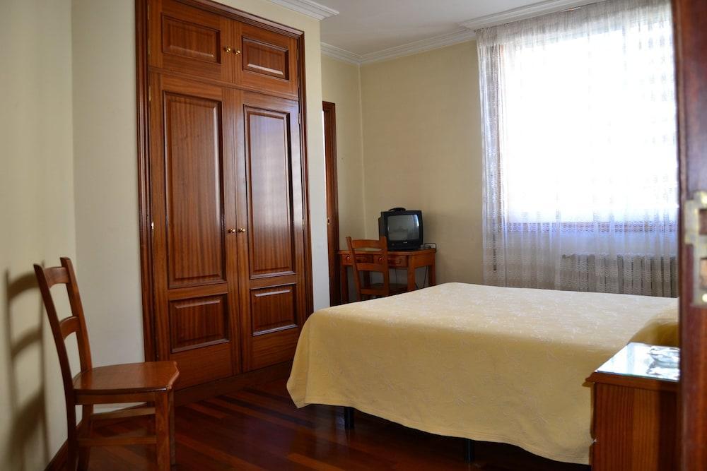 Pension Residencia Buenos Aires Vigo Exterior photo